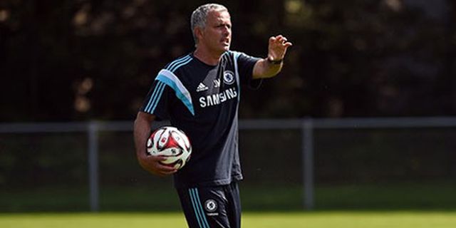 Mourinho Puji Kinerja Chelsea di Bursa Transfer