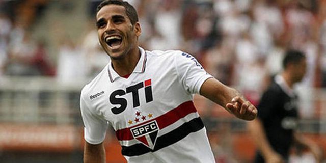 Sao Paulo: Sedikit Lagi Douglas ke Barcelona