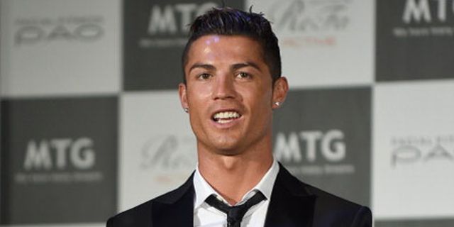 Bagi Cewek Cantik Ini, CR7 Adalah Bintang Barcelona