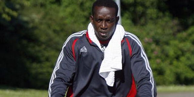 Yorke Bersyukur Kapten MU Bukan Van Persie Yorke Bersyukur Kapten MU Bukan Van Persie