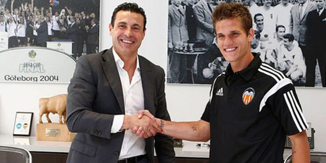 Man City Pinjamkan Bruno Zuculini ke Valencia