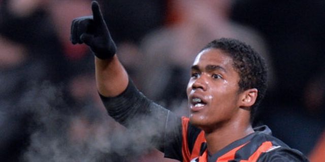 Douglas Costa Ingin Ikuti Jejak Ronaldinho di Milan