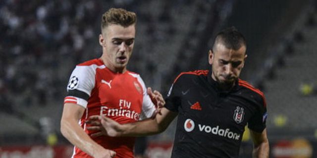 Chambers Sambut Positif Debut Liga Champions 