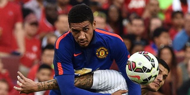 Smalling Minta MU Tak Hidup Dalam Penyesalan