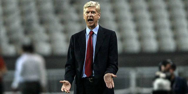 Wenger Kini Incar Bek dan Gelandang Bertahan