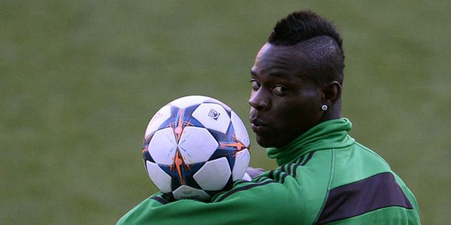 Media Inggris 'Ngeri' Sambut Kembalinya Balotelli Media Inggris 'Ngeri' Sambut Kembalinya Balotelli
