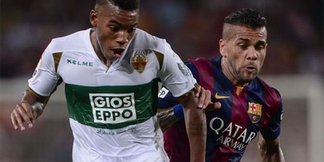 Alves: Barca Tampil Luar Biasa 