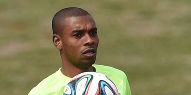 Fernandinho: Liverpool Bisa Bertahan Tanpa Suarez Fernandinho: Liverpool Bisa Bertahan Tanpa Suarez