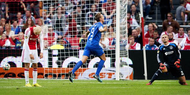 Ajax Dipermalukan PSV di Amsterdam Ajax Dipermalukan PSV di Amsterdam