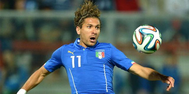 Giroud Cedera, Arsenal Bidik Cerci 