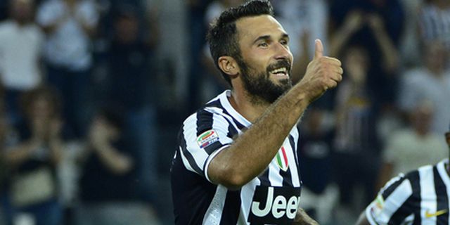 Gagal ke Inter, Momen Terburuk Vucinic di Italia Gagal ke Inter, Momen Terburuk Vucinic di Italia