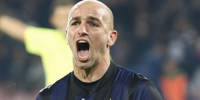 Lepas Dari Inter, Cambiasso Ogah Bela Tim Italia Lagi Lepas Dari Inter, Cambiasso Ogah Bela Tim Italia Lagi