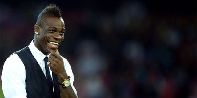 Balotelli 'Rusak' Wajah Ikon Liverpool, The Beatles