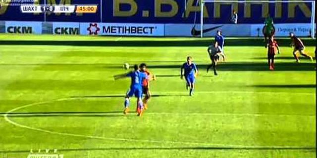 Video: Pukulan Ala Smack Down Buat Pemain Shakhtar Terkapar