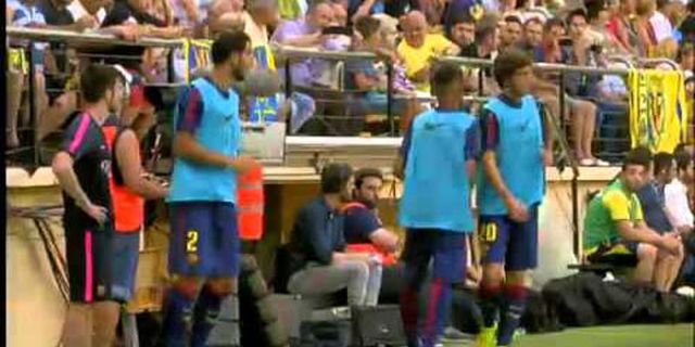 Diperintahkan Pemanasan, Neymar Malah Beri Tanda Tangan Diperintahkan Pemanasan, Neymar Malah Beri Tanda Tangan