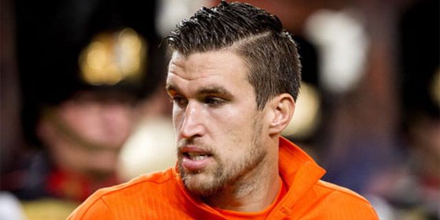 Van Gaal Beri Lampu Hijau, United Siap Rayu Strootman 