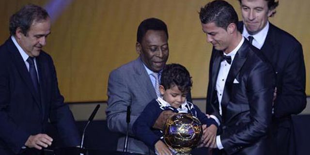 CR7 Bocorkan Identitas Ibu Kandung Cristiano Ronaldo Jr.