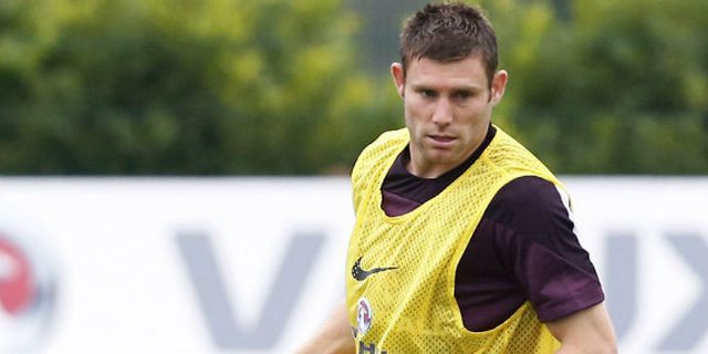 Amburadul! Milner mengumpan Layaknya Pemain Amatir