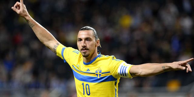 Ukir Rekor, Zlatan Pasang Jersey Khusus Ukir Rekor, Zlatan Pasang Jersey Khusus