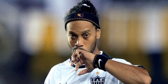 Menganggur, Ronaldinho Ditawar Klub Gurem Inggris