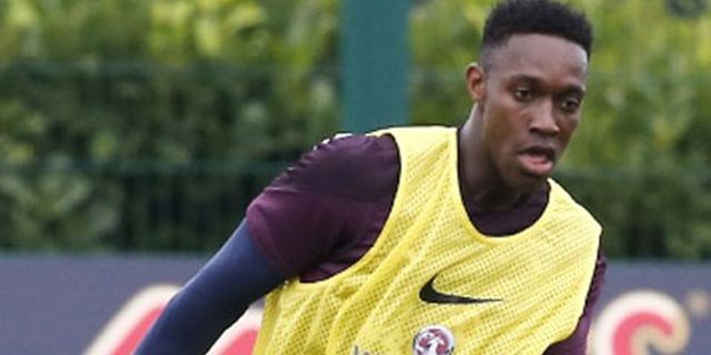 Neville: Welbeck Lebih Pas untuk Arsenal Timbang Falcao