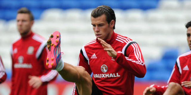 Bela Wales, Gareth Bale Menjelma Striker 