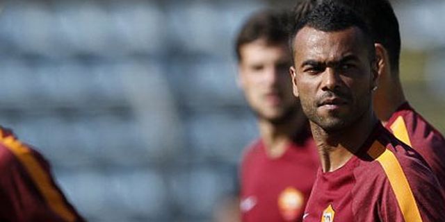 Ashley Cole Segera Minggat dari Roma?