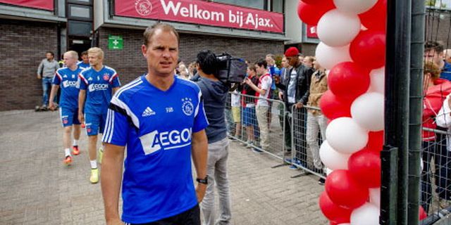 De Boer: Suarez Masih Cinta Ajax De Boer: Suarez Masih Cinta Ajax