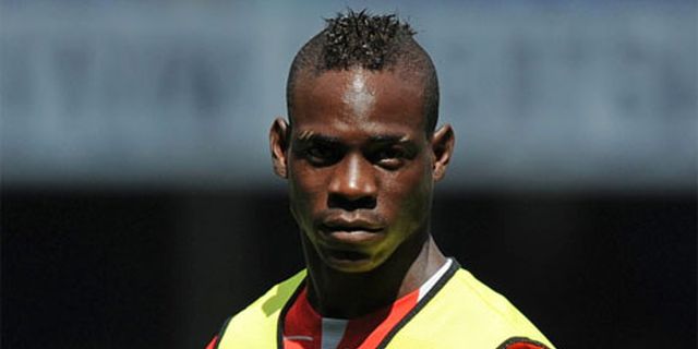 Giliran Rodgers Bantah Balotelli Tendang Kepala Lawan