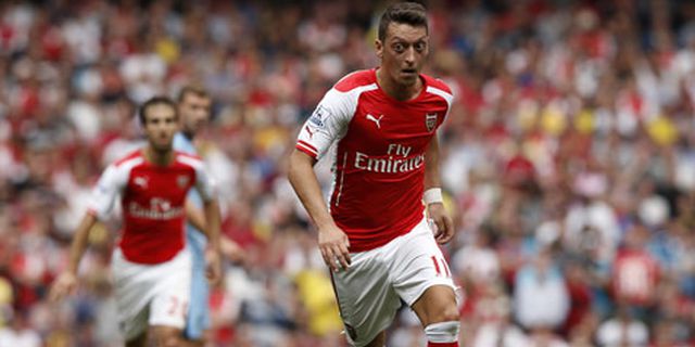 Parlour Minta Arsenal Beri Waktu Kepada Ozil