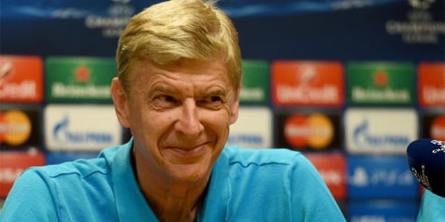 Wenger Tantang Klopp Main Terbuka di Signal Iduna