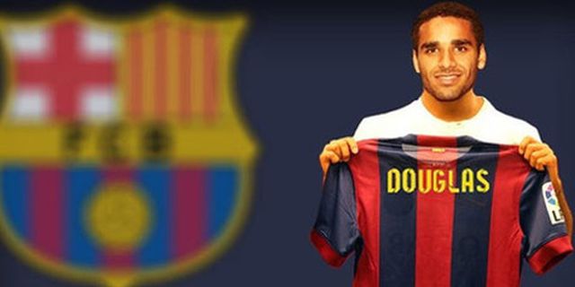 Douglas Merasa Berkembang Pesat Sejak Gabung Barca Douglas Merasa Berkembang Pesat Sejak Gabung Barca
