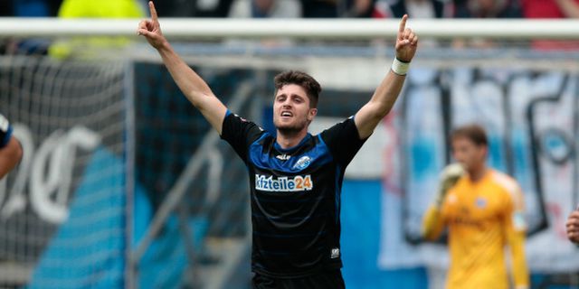 Golazo! Gol Voli Spektakuler Dari Jarak 83 Meter Ramaikan Bundesliga Golazo! Gol Voli Spektakuler Dari Jarak 83 Meter Ramaikan Bundesliga