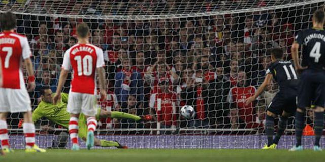 Review: Arsenal Tumbang di Kandang