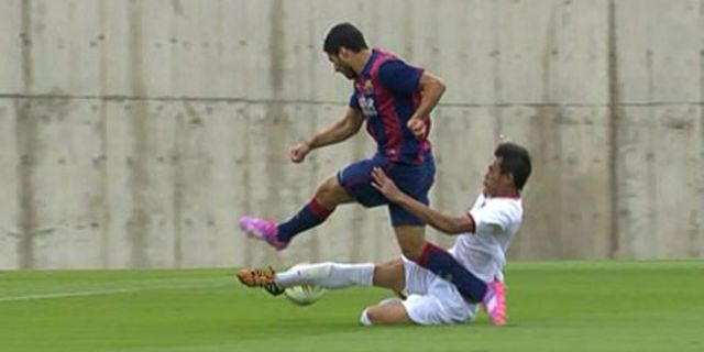 Review: Suarez Dua Gol, Barcelona B Bantai Indonesia