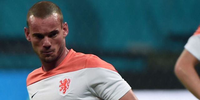 Galatasaray Siap Cegah Sneijder Termakan Rayuan Van Gaal Galatasaray Siap Cegah Sneijder Termakan Rayuan Van Gaal