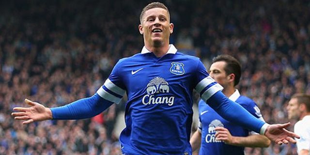 Everton: Tak Ada Tawaran Untuk Ross Barkley Everton: Tak Ada Tawaran Untuk Ross Barkley