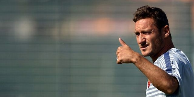 Totti Ingin Perpendek Selisih Poin Dengan Juve