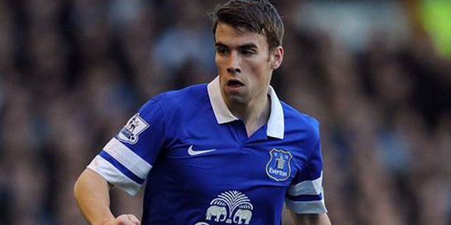 Kejar Coleman, United Umpankan Fellaini Kejar Coleman, United Umpankan Fellaini