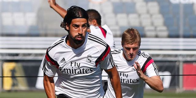 Khedira Bisa Tuju Arsenal atau Chelsea Gratis