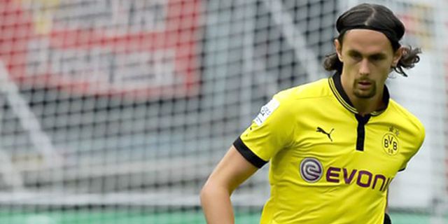 Hummels Alot, United Kini Lirik Subotic