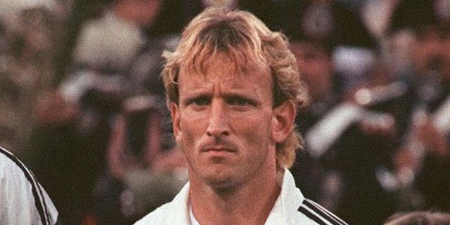 Bangkrut, Legenda Jerman Ini Ditawari Jadi Petugas Kebersihan Toilet Bangkrut, Legenda Jerman Ini Ditawari Jadi Petugas Kebersihan Toilet