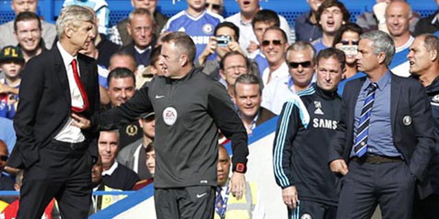Mourinho Tak Permasalahkan Dorongan Wenger Mourinho Tak Permasalahkan Dorongan Wenger