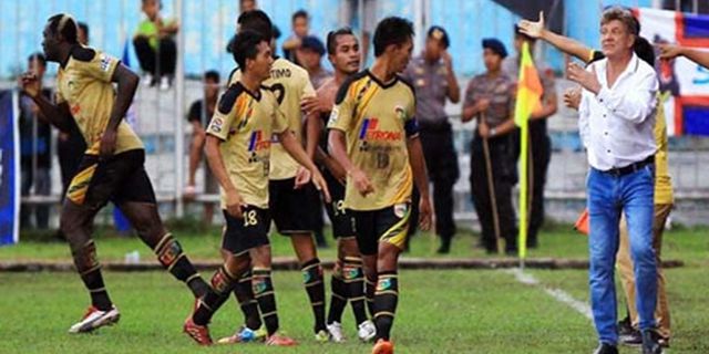 Tantang Persebaya, Mitra Kukar Belajar Dari Dua Kekalahan Tantang Persebaya, Mitra Kukar Belajar Dari Dua Kekalahan