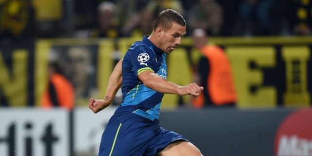Tak Kerasan, Podolski Bantah Angkat Kaki dari Arsenal