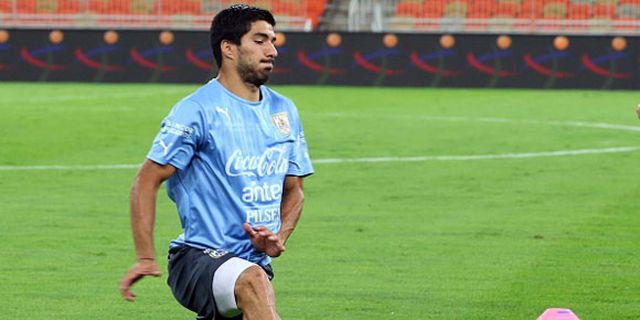 Aksi Suarez Versus Arab, Sempat Mampir Toilet dan Cetak Gol