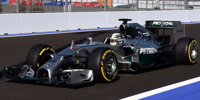 Hamilton Sukses Juarai Formula 1 GP Rusia