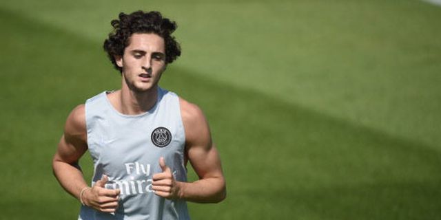 Ajax Datang, Perburuan Rabiot Memanas