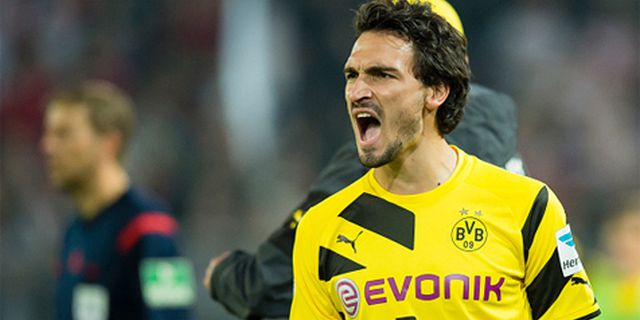 United Masih Belum Menyerah Rayu Hummels