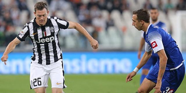 Kontrak Assist Master Lichtsteiner Bakal Diperbarui